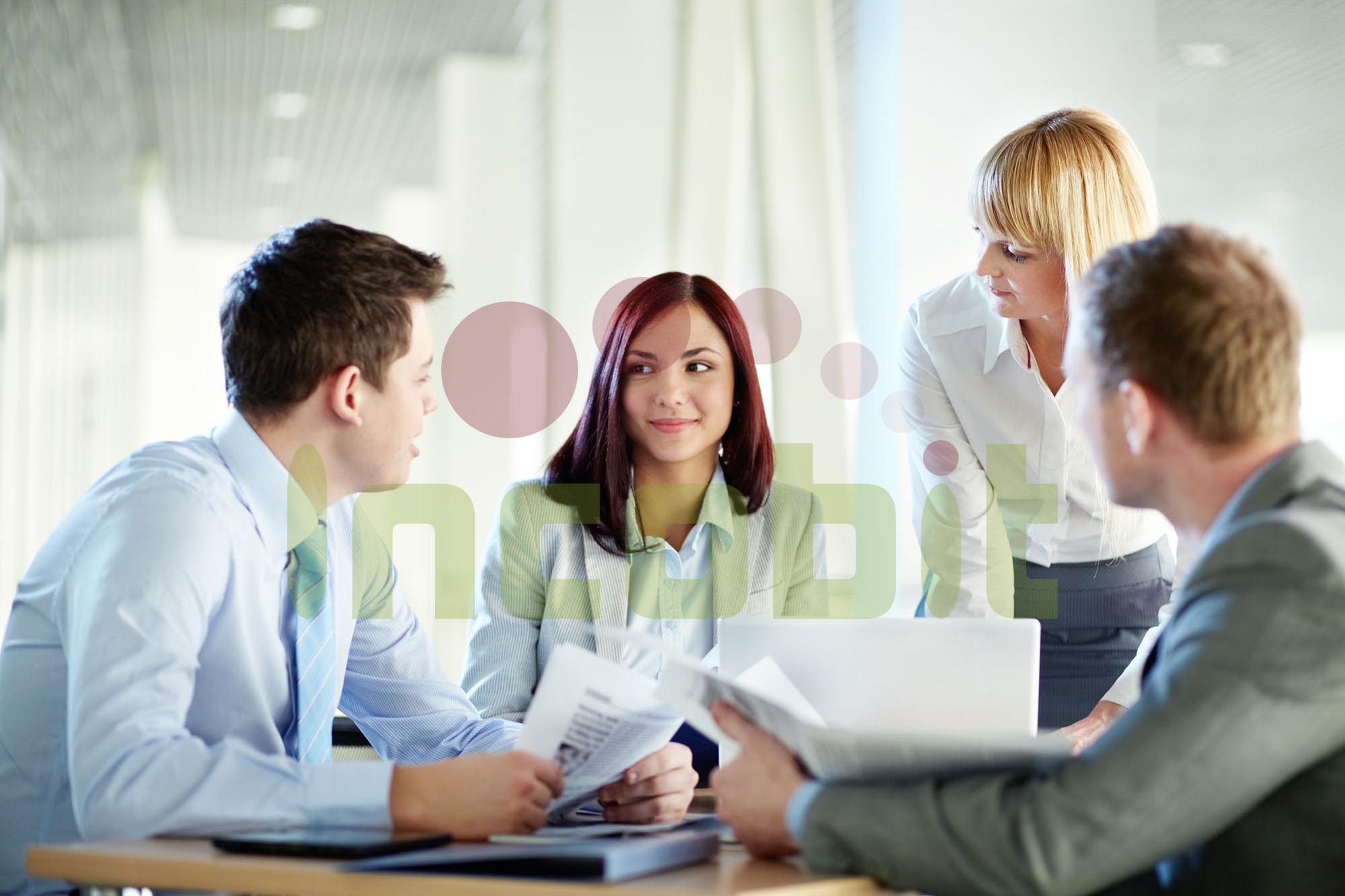 Reunión con cliente para asesoramiento Reunión con cliente para asesoramiento